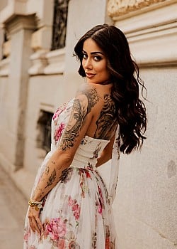 Lara Ro